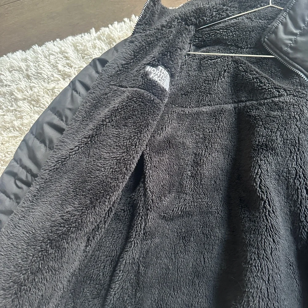 The North Face Women's Black Quilted Jacket - Picture 2 of 3